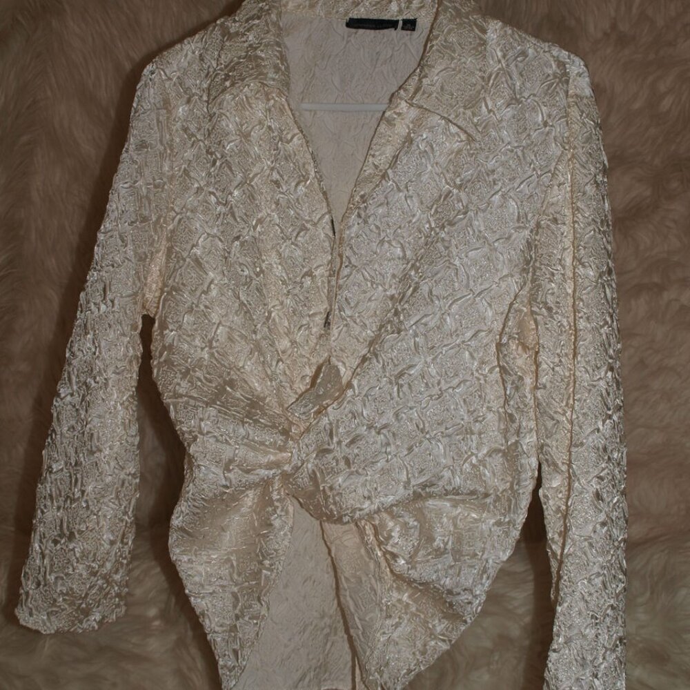 White Textured Button-up BLOUSE SIZE XL By Jennifer Lloyd USED FOR PHOTO SHOOTS